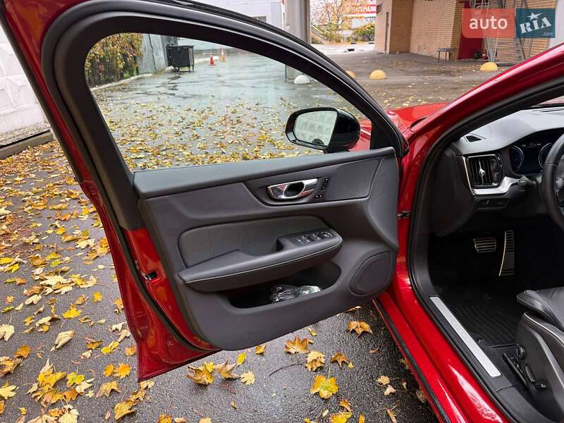 Універсал Volvo V60 2021 в Києві фото 17 Універсал Volvo V60 2021 в Києві