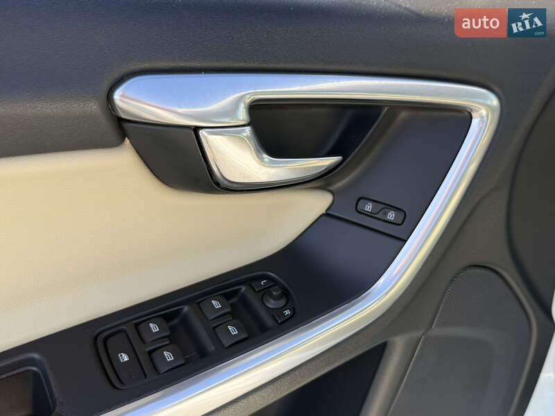 Универсал Volvo V60 2017 в Стрые фото 50 Универсал Volvo V60 2017 в Стрые