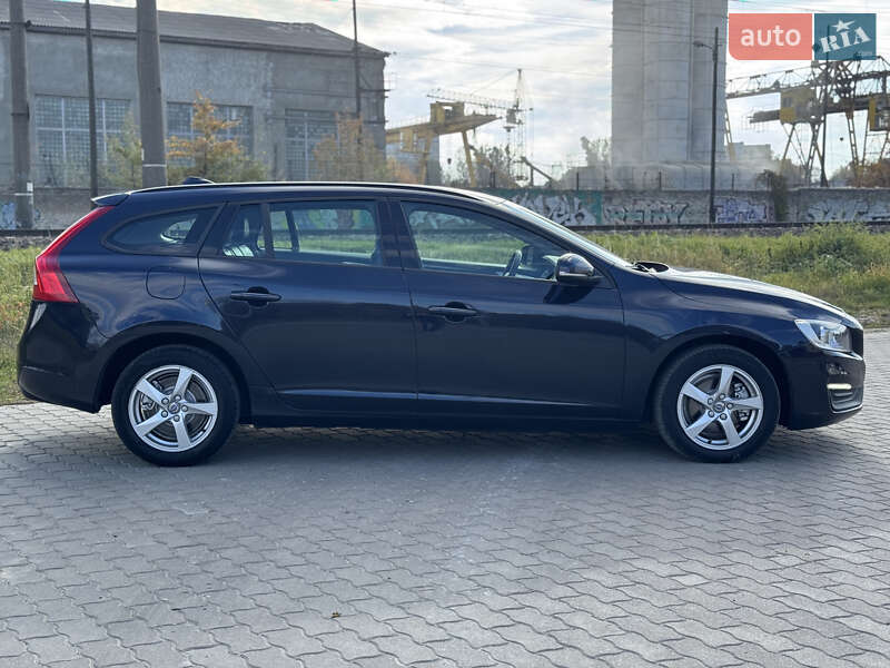 Универсал Volvo V60 2015 в Львове фото 5 Универсал Volvo V60 2015 в Львове