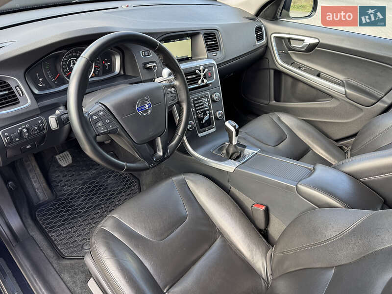 Универсал Volvo V60 2015 в Львове фото 11 Универсал Volvo V60 2015 в Львове