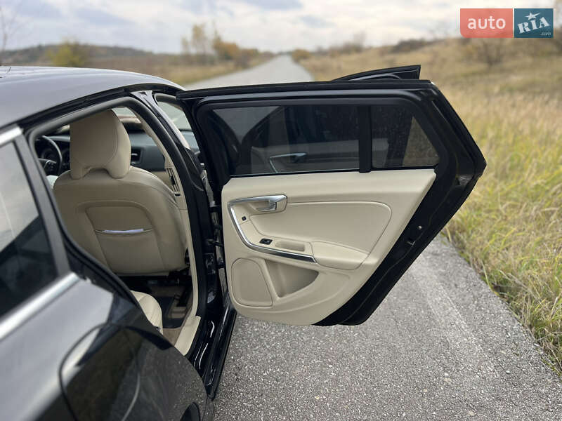 Универсал Volvo V60 2012 в Тернополе