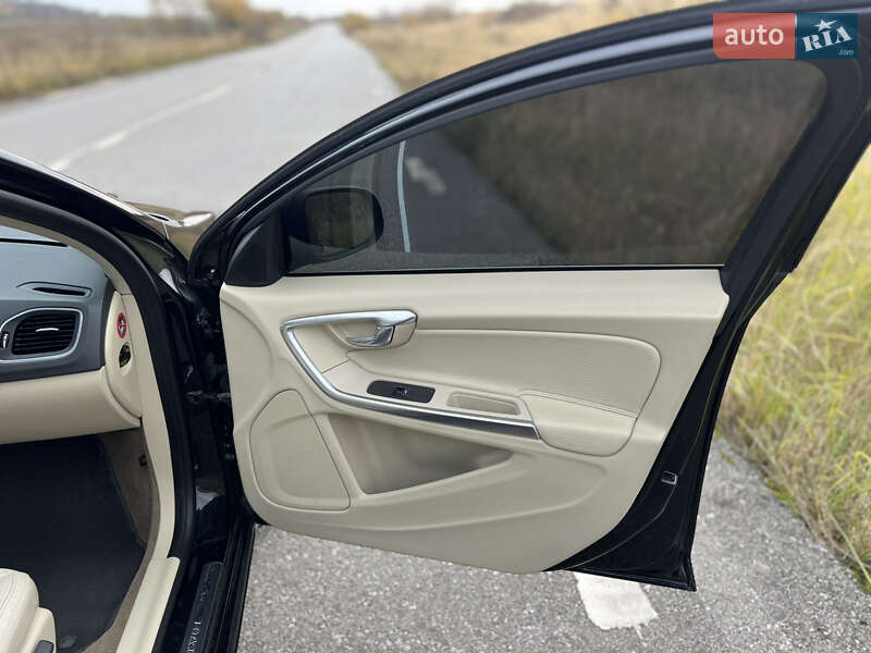 Универсал Volvo V60 2012 в Тернополе