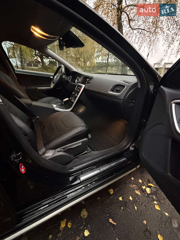 Универсал Volvo V60 2012 в Золочеве фото 12 Универсал Volvo V60 2012 в Золочеве