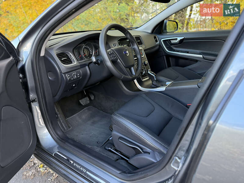 Универсал Volvo V60 2016 в Ровно фото 14 Универсал Volvo V60 2016 в Ровно