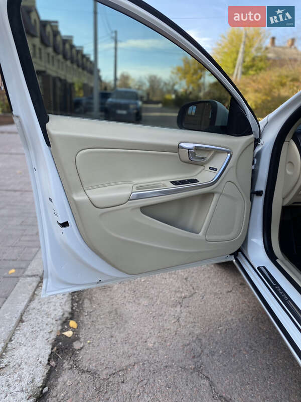 Універсал Volvo V60 2014 в Кропивницькому