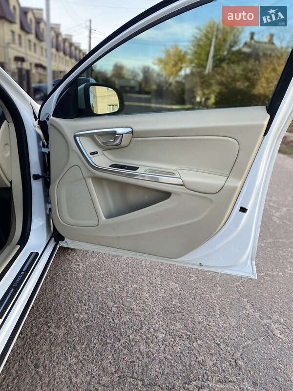 Універсал Volvo V60 2014 в Кропивницькому