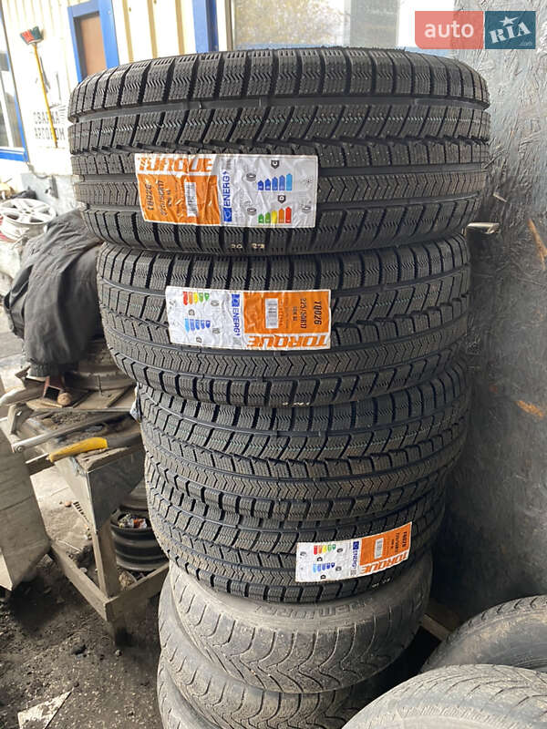 Універсал Volvo V60 2014 в Кропивницькому