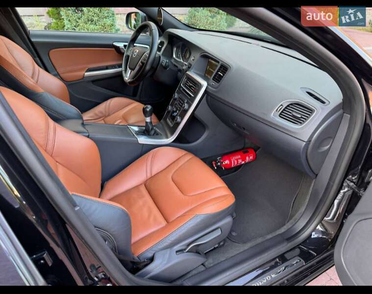 Універсал Volvo V60 2013 в Шепетівці