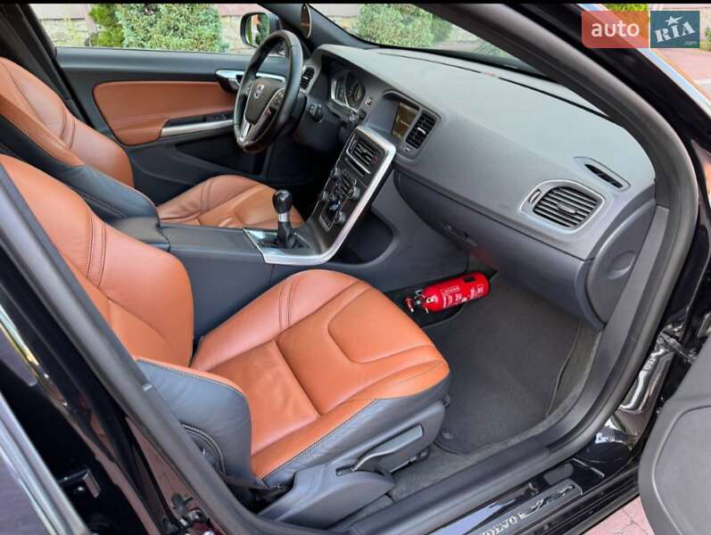 Універсал Volvo V60 2013 в Шепетівці