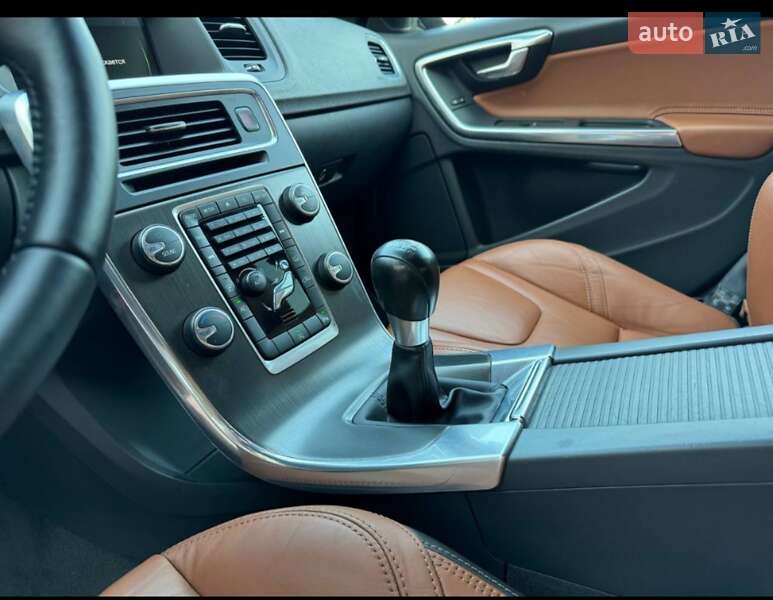 Універсал Volvo V60 2013 в Шепетівці