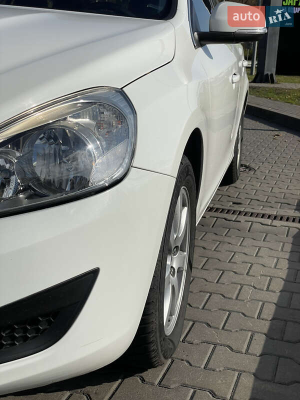 Універсал Volvo V60 2012 в Києві