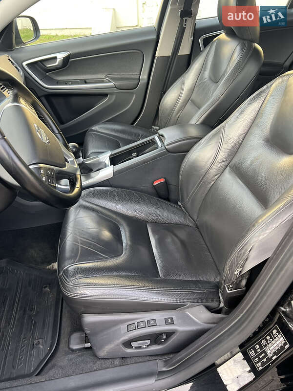 Універсал Volvo V60 2011 в Києві