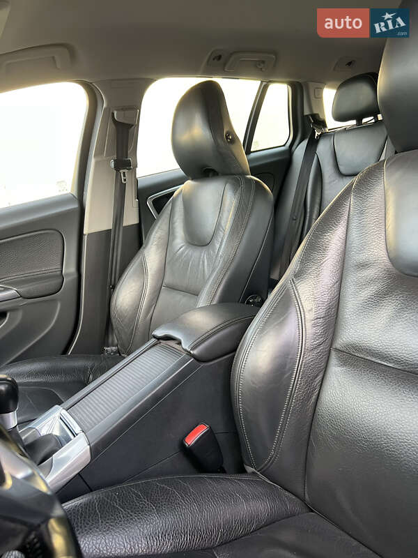 Універсал Volvo V60 2011 в Києві