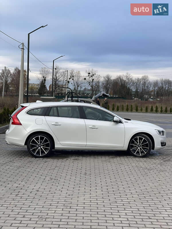 Універсал Volvo V60 2014 в Золочеві