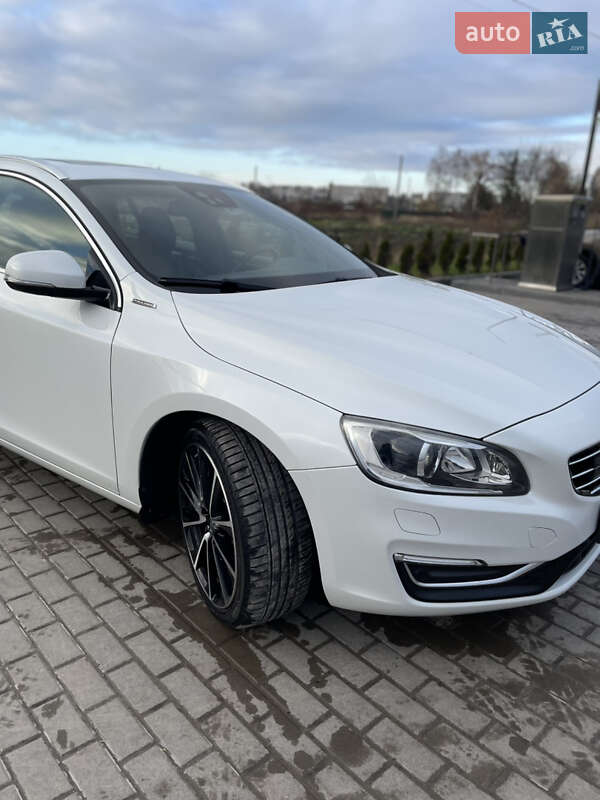 Універсал Volvo V60 2014 в Золочеві