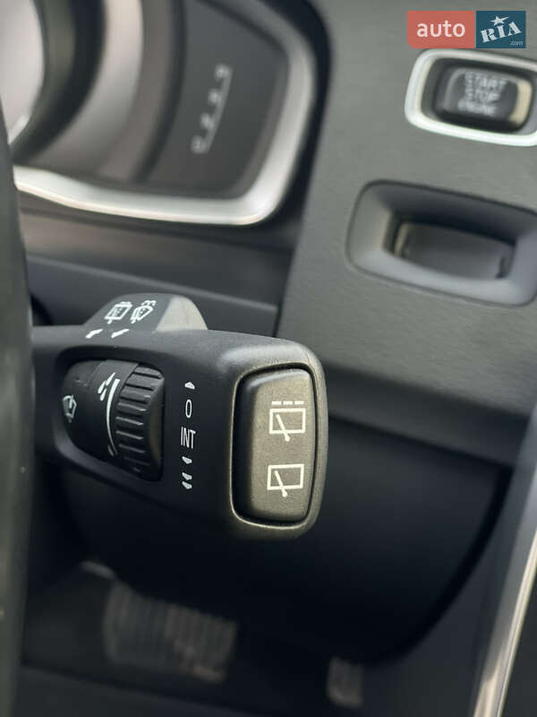 Універсал Volvo V60 2014 в Золочеві
