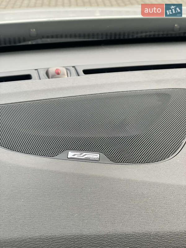 Універсал Volvo V60 2014 в Золочеві