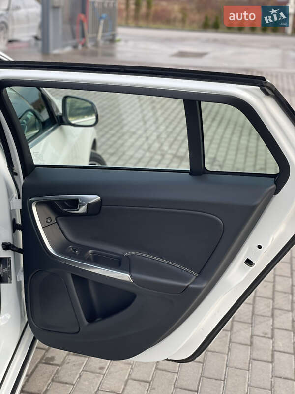 Універсал Volvo V60 2014 в Золочеві