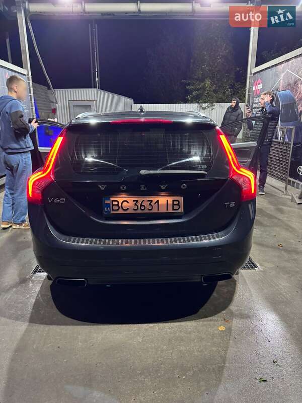 Универсал Volvo V60 2014 в Львове фото 18 Универсал Volvo V60 2014 в Львове