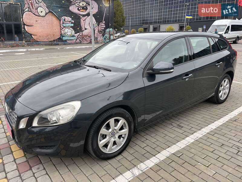 Універсал Volvo V60 2013 в Луцьку