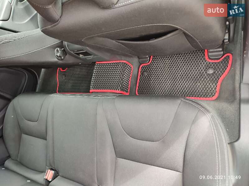 Універсал Volvo V60 2014 в Стрию фото 36 Універсал Volvo V60 2014 в Стрию