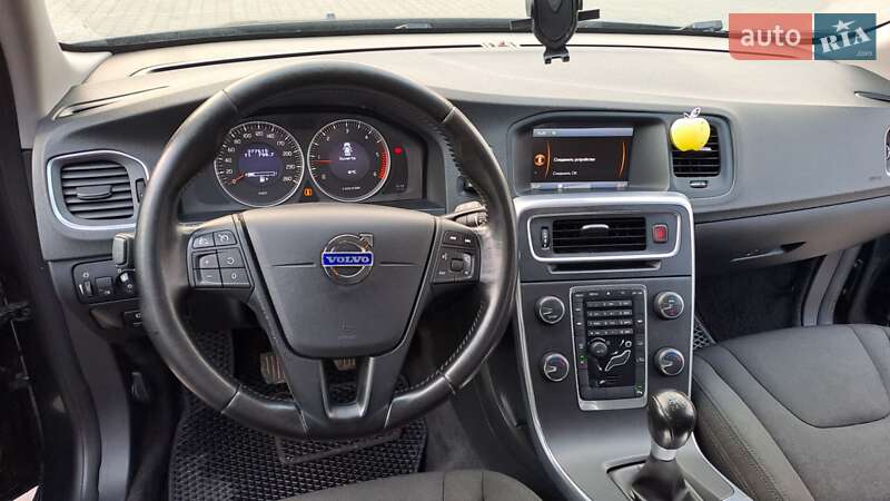 Универсал Volvo V60 2011 в Зборове