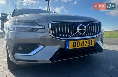 Универсал Volvo V60 2021 в Дубно