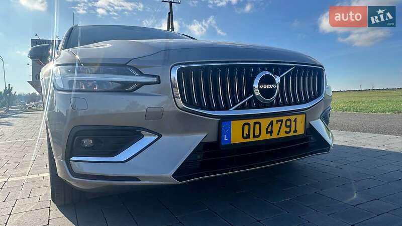 Универсал Volvo V60 2021 в Дубно