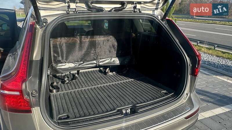 Универсал Volvo V60 2021 в Дубно