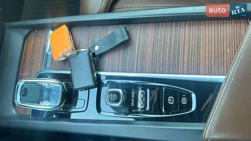 Универсал Volvo V60 2021 в Дубно