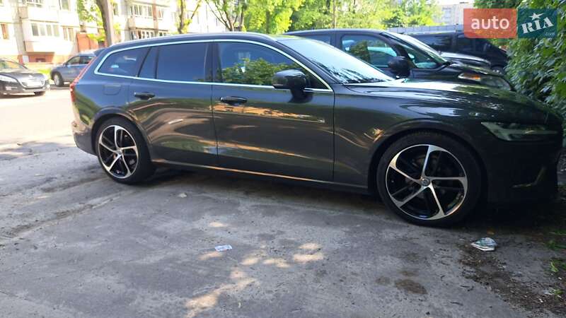 Универсал Volvo V60 2019 в Львове
