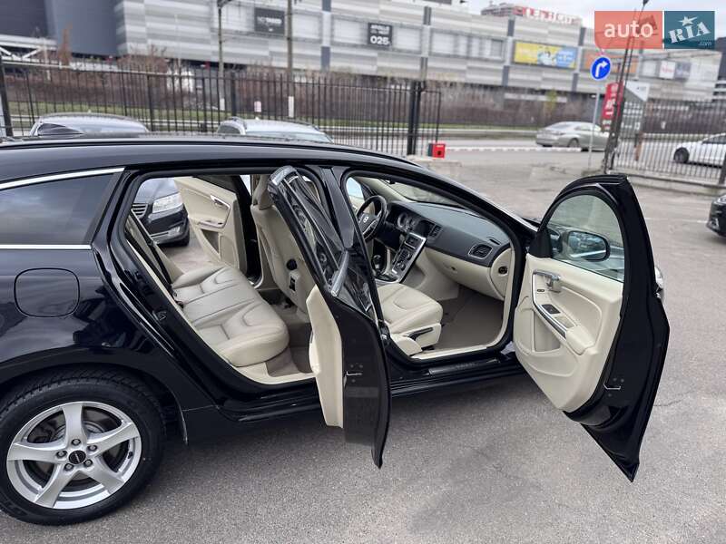 Універсал Volvo V60 2012 в Києві