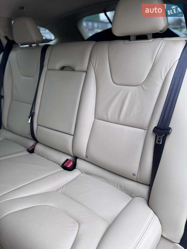 Універсал Volvo V60 2012 в Києві