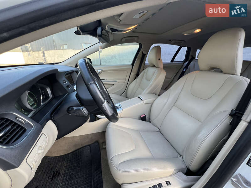 Универсал Volvo V60 2014 в Киеве