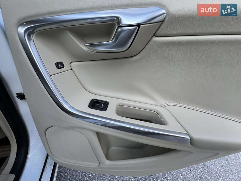 Универсал Volvo V60 2014 в Киеве