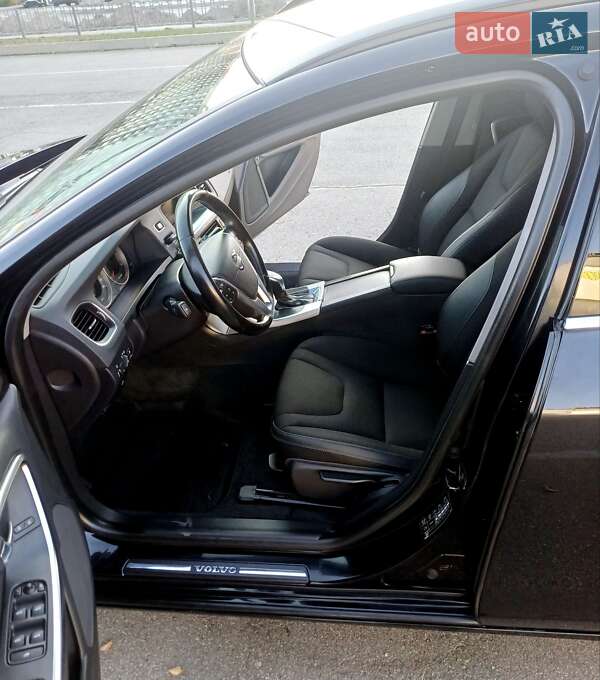 Универсал Volvo V60 2012 в Киеве