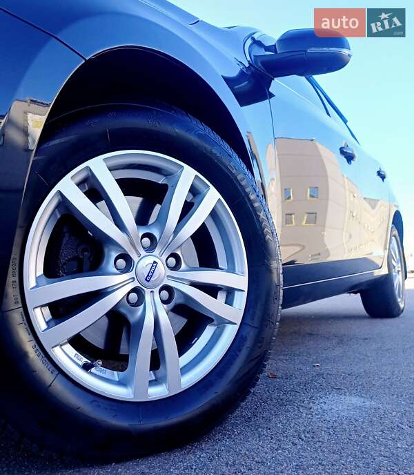 Универсал Volvo V60 2012 в Киеве