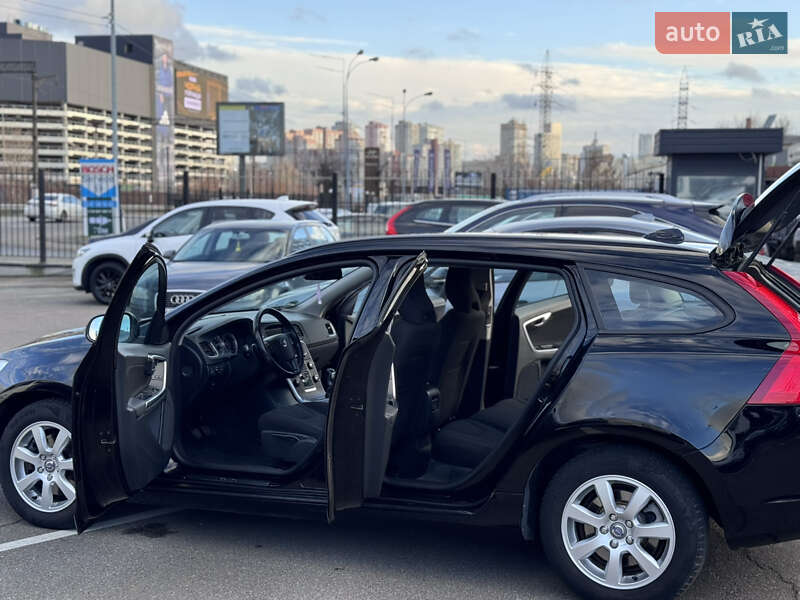 Универсал Volvo V60 2012 в Киеве фото 20 Универсал Volvo V60 2012 в Киеве