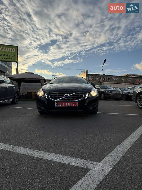 Универсал Volvo V60 2012 в Киеве фото 57 Универсал Volvo V60 2012 в Киеве
