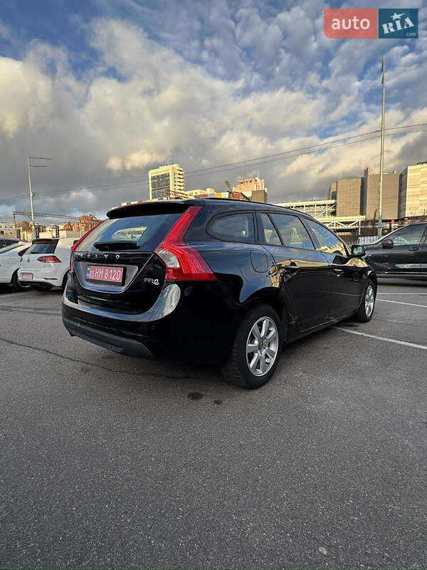 Универсал Volvo V60 2012 в Киеве фото 62 Универсал Volvo V60 2012 в Киеве