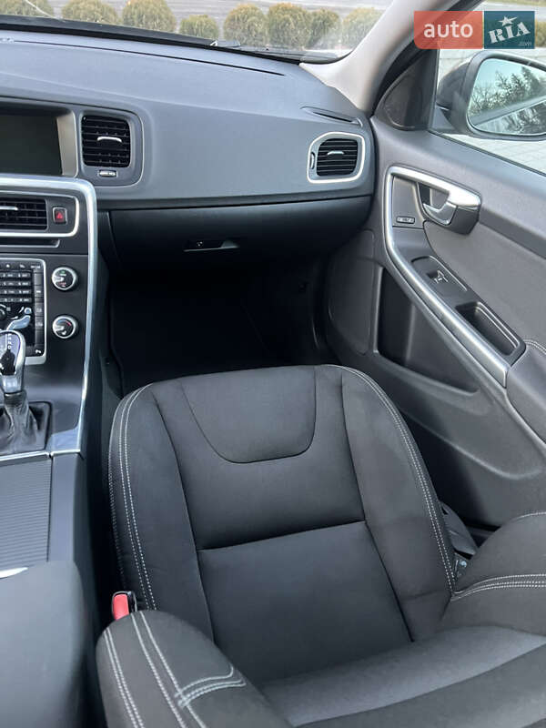 Универсал Volvo V60 2014 в Луцке