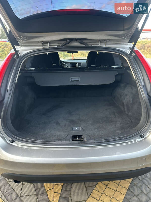 Универсал Volvo V60 2011 в Стрые фото 17 Универсал Volvo V60 2011 в Стрые