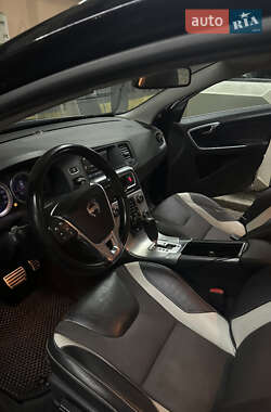 Універсал Volvo V60 2011 в Іршаві