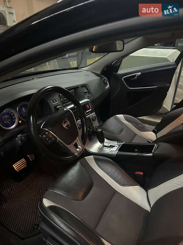 Універсал Volvo V60 2011 в Іршаві