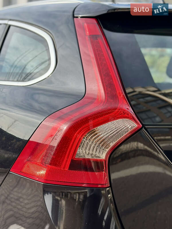 Универсал Volvo V60 2014 в Киеве