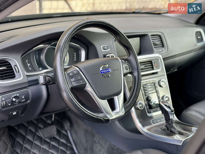 Универсал Volvo V60 2014 в Киеве