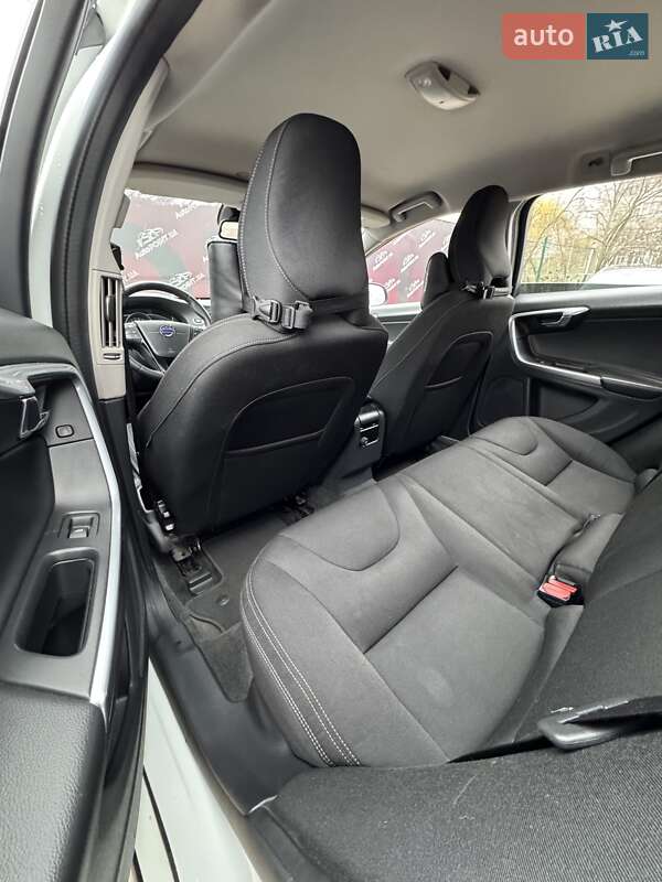 Универсал Volvo V60 2016 в Сумах