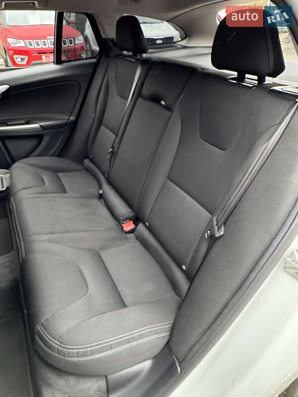 Универсал Volvo V60 2016 в Сумах