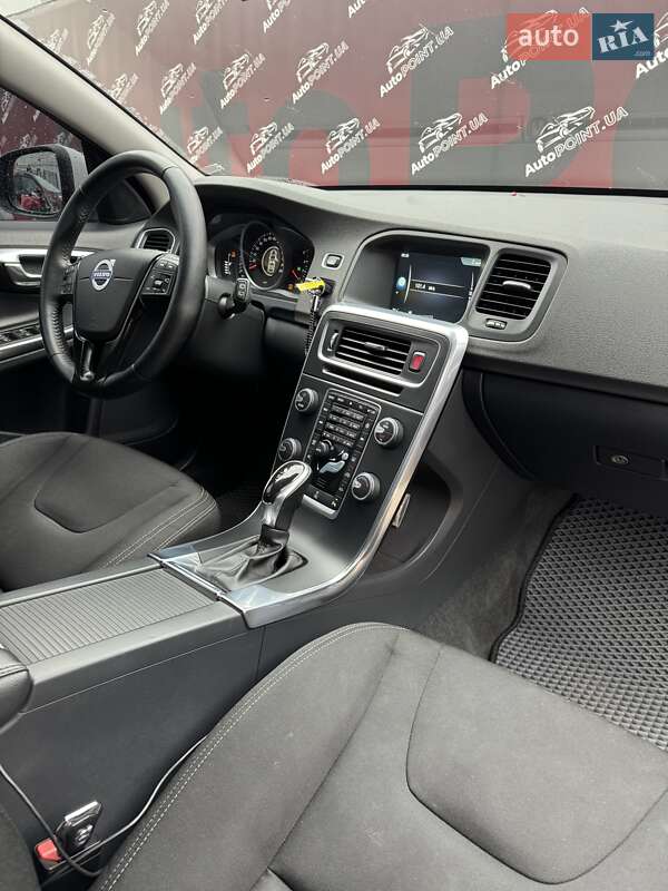 Универсал Volvo V60 2016 в Сумах