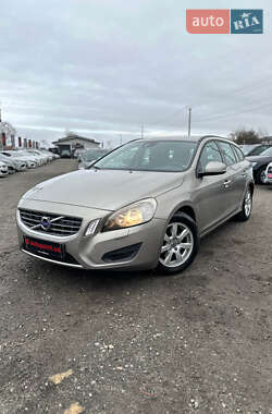 Универсал Volvo V60 2011 в Белогородке